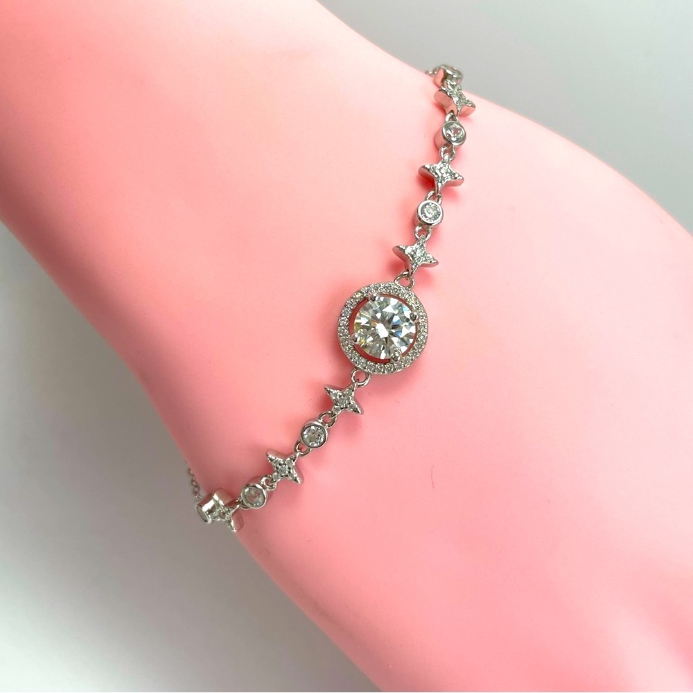 Beautiful 1ct Round Cut Diamond White Moissanite Clasp Closure Bracelet Silver